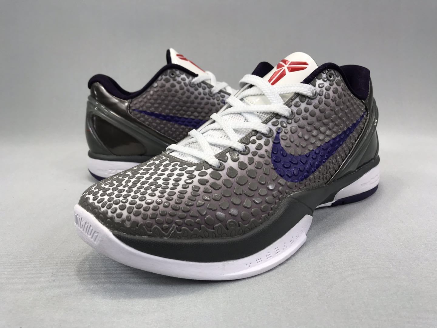 kobe bryant snakeskin shoes